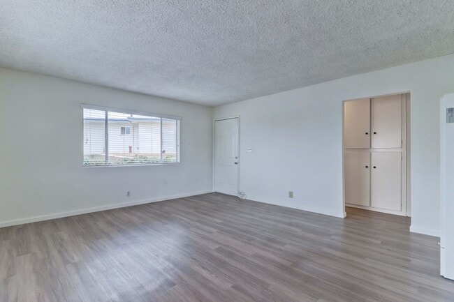 Building Photo - Corona Lane 108** - (V)