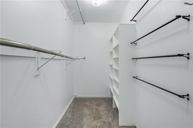 Building Photo - 6125 W Pleasant Pl