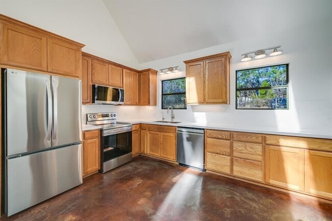 Building Photo - 302 Lago Verde Rd