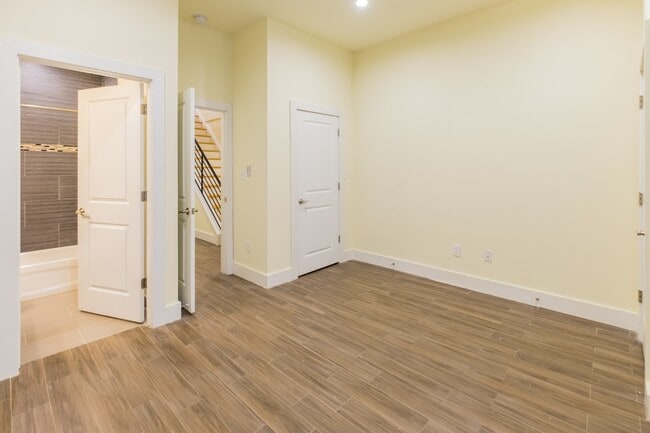 Building Photo - 1541 Ogden St