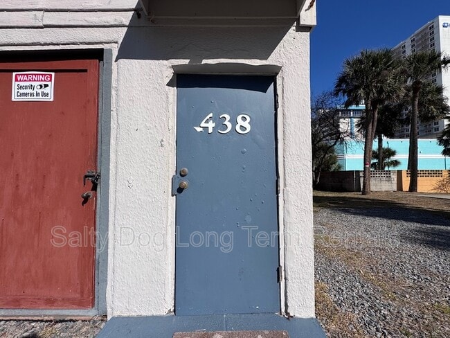 Building Photo - 438 N Grandview Ave