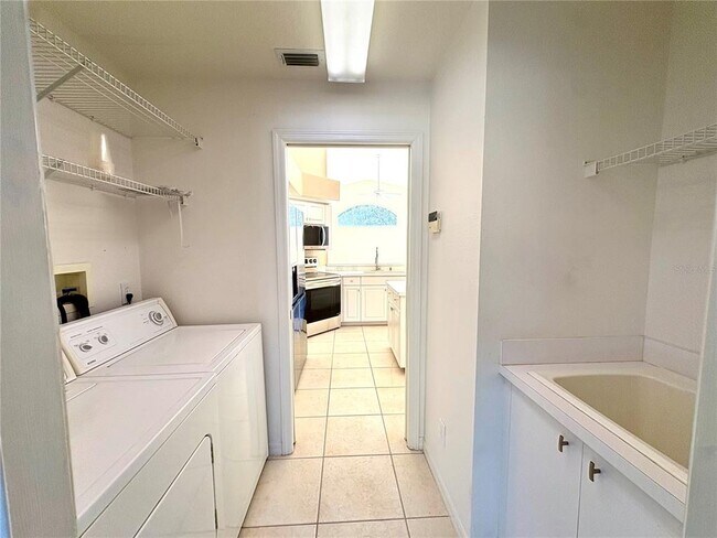 Building Photo - 731 Waterside Ct