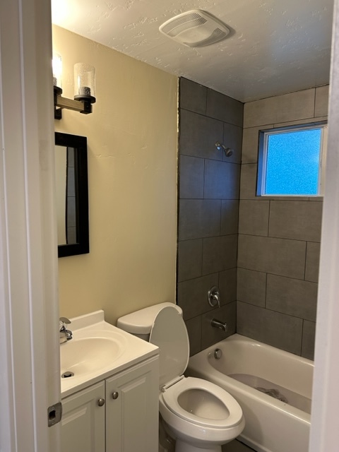 Building Photo - 1389 S 300 E