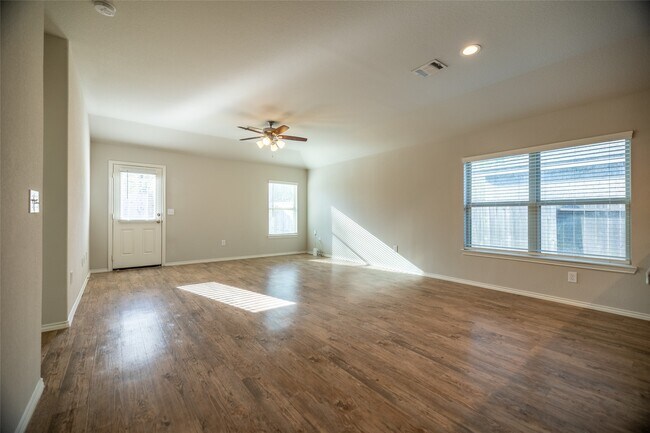 Building Photo - 15054 Paddock Point Ln