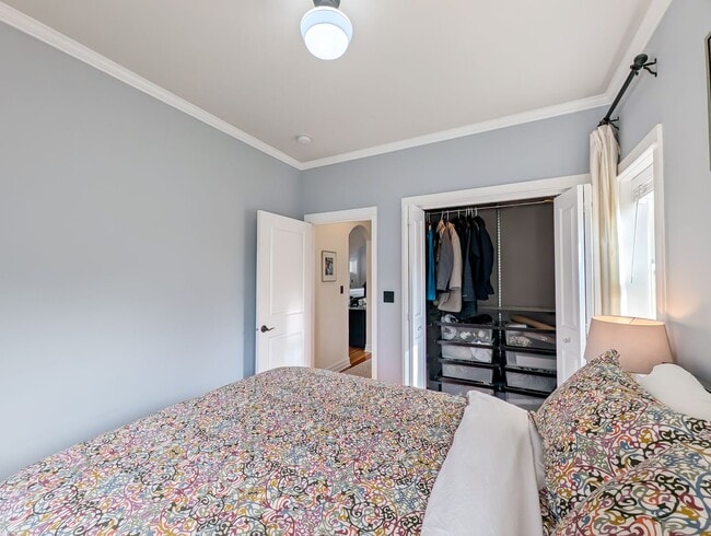 Building Photo - Elegant 3-Bedroom Home with Exceptional Craftsmanship in West Seattle
