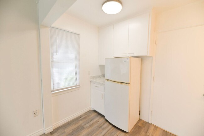 Building Photo - 217 Avenida Cabrillo