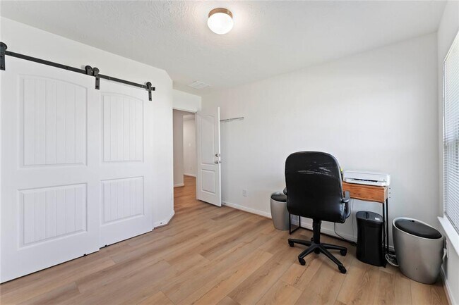 Building Photo - 12803 Pear Orchard Dr
