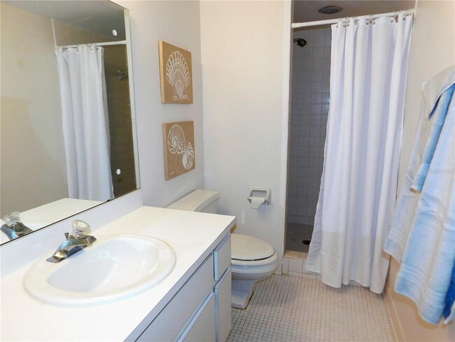 Building Photo - 111 E Cypress Ct