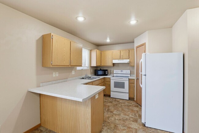 Building Photo - 912/914 Hartzheim Drive