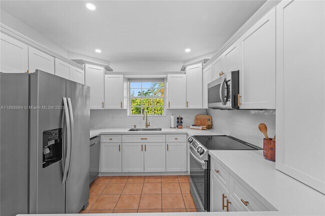 Building Photo - 6331 SW 18th St