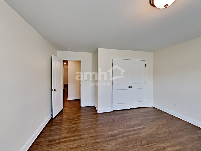Building Photo - 689 Woodall Rd