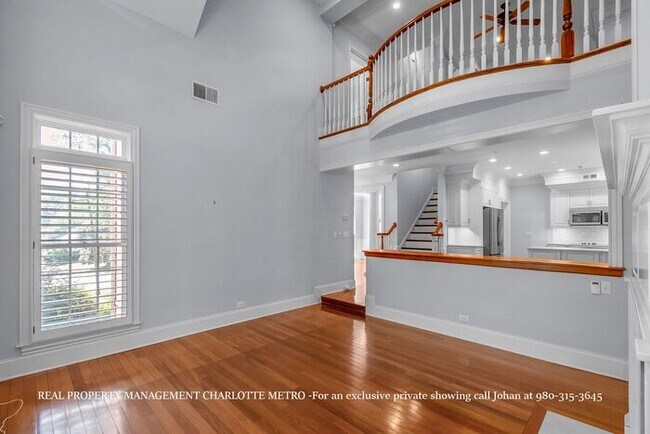 Building Photo - Luxurious 4 Bedroom, 5.5 Bathroom Townhome on Prestigious Queens Road. Contact (980) 315-3645 for...