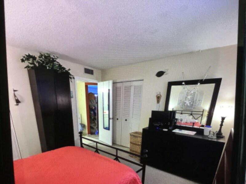 Building Photo - 4460 Ironwood Cir
