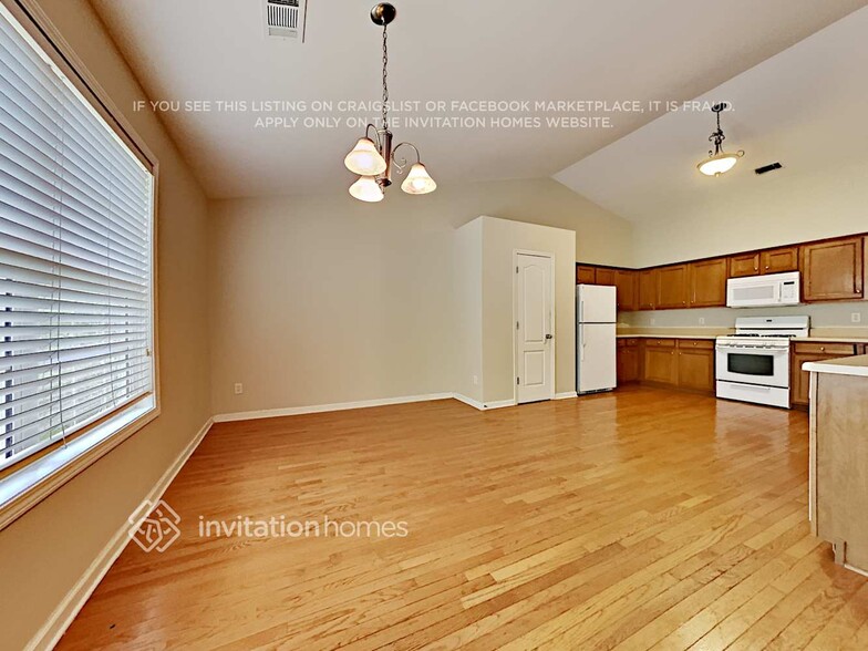 Building Photo - 301 Millpond Pkwy