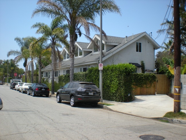 Building Photo - 1306 Electric Ave