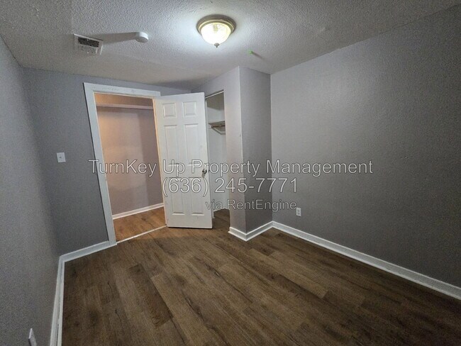 Building Photo - 4005 S Grand Blvd