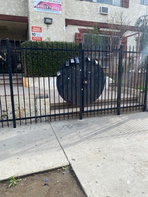 Building Photo - 8800 Cedros Ave