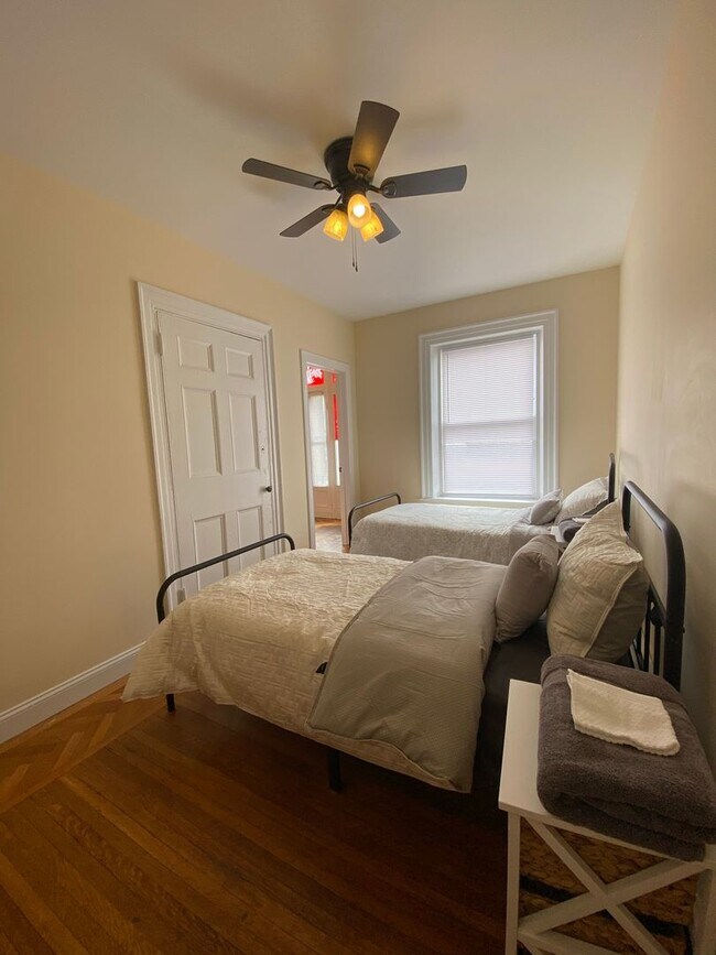 Building Photo - 416 Pearl St