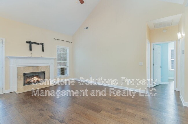 Building Photo - 1046 Aenon Cir