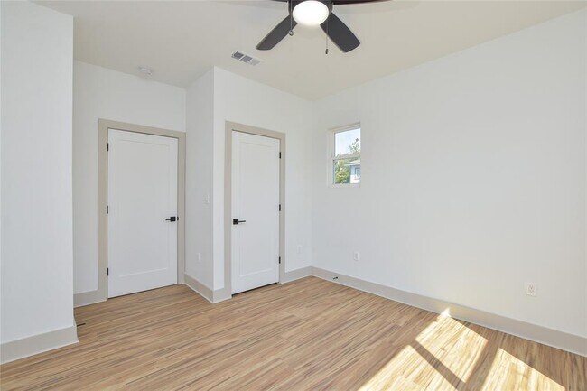 Building Photo - 7103 Bennett Ave