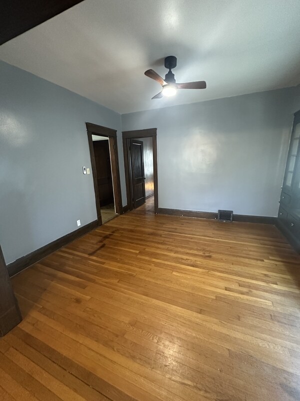 Building Photo - 9611 Larnder Ave