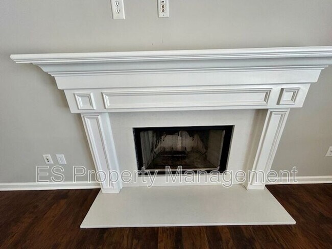 Building Photo - 18258 Benton Oak Dr