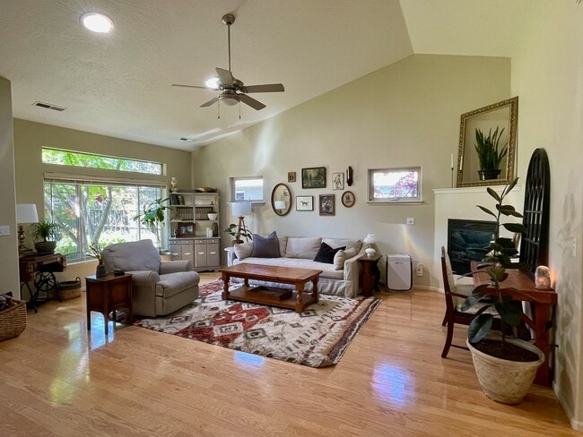 Building Photo - 1770 Archer Dr