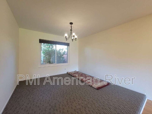 Building Photo - 8387 La Riviera Dr