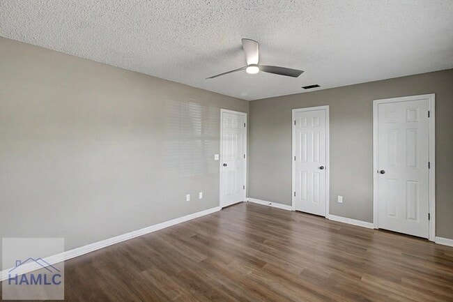 Building Photo - 291 Sabreena Cir