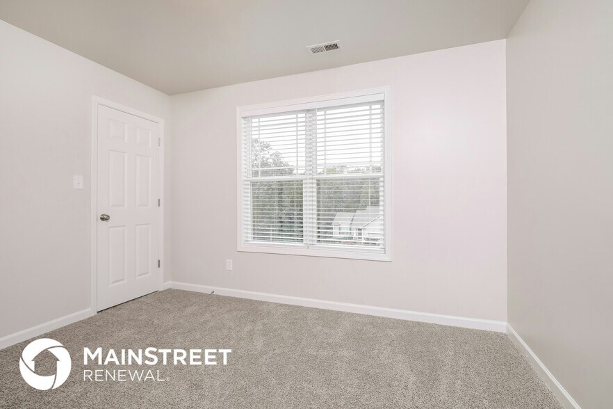 Building Photo - 195 Cherryhill Dr