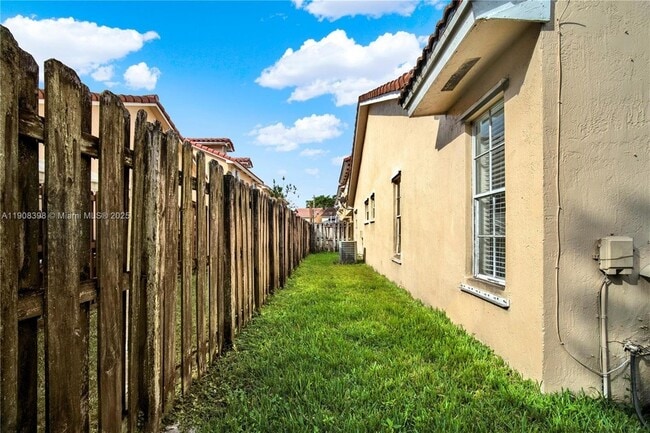 Building Photo - 11037 SW 152nd Ct