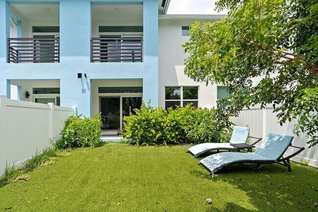 Building Photo - Frederick Isles Townhomes - Delray Beach