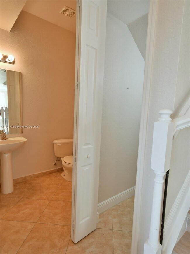 Building Photo - 8940 SW 228th Ln