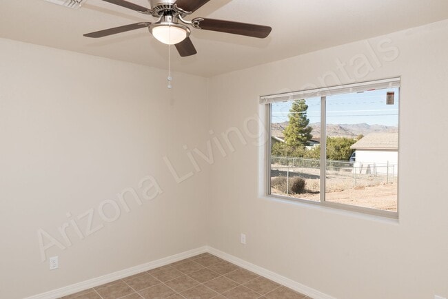 Building Photo - CUTE 1 BEDROOM HOME
