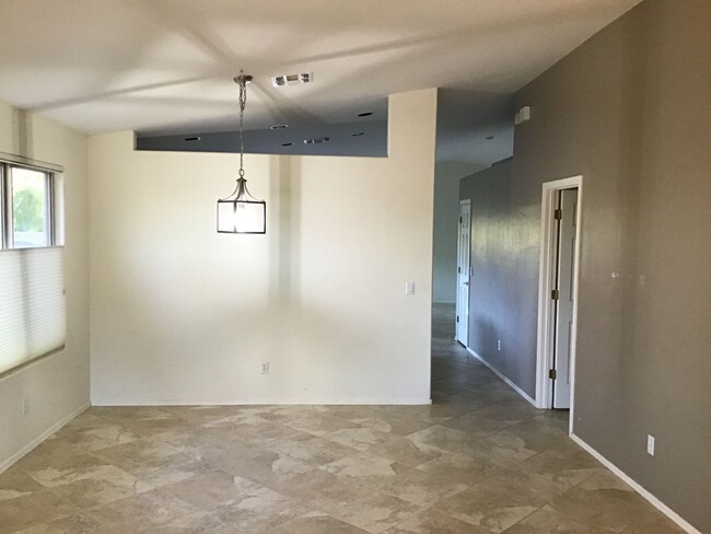 Building Photo - 3Bd/2ba Nice, clean in Rancho Vistoso, 3 Car Garage, Oro Valley