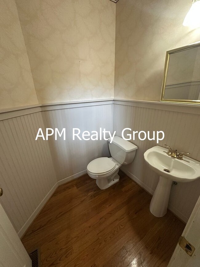 Building Photo - 109 Rolling Creek Cir