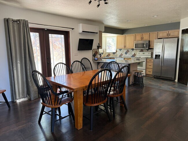Building Photo - 4 Bedroom, 3 Bathroom Home in Tijeras, NM