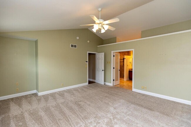 Building Photo - 2059 Arbor Springs Blvd