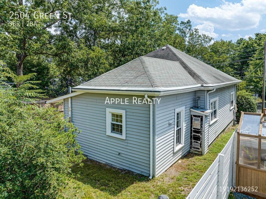 Building Photo - 2504 Green St