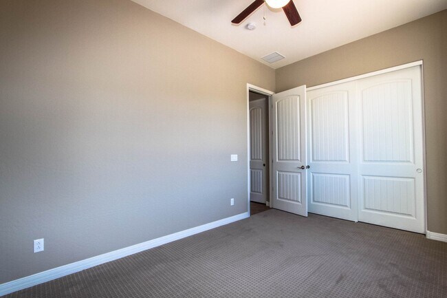 Building Photo - 4 Bedrooms in Granville