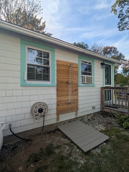 Building Photo - 8 Glenwood Ln