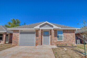 Building Photo - New Construction in Varenna Landing! Storm...