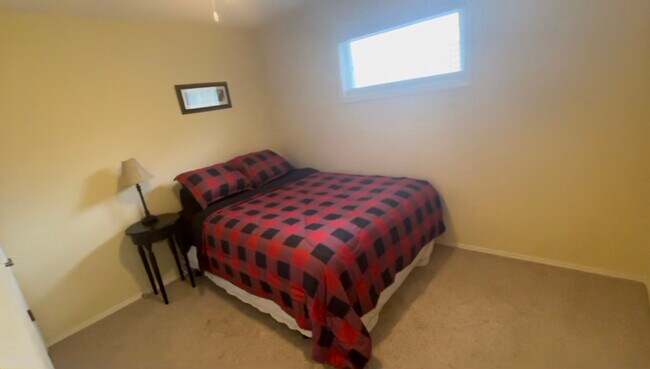 Building Photo - 134 Lake Village Ln