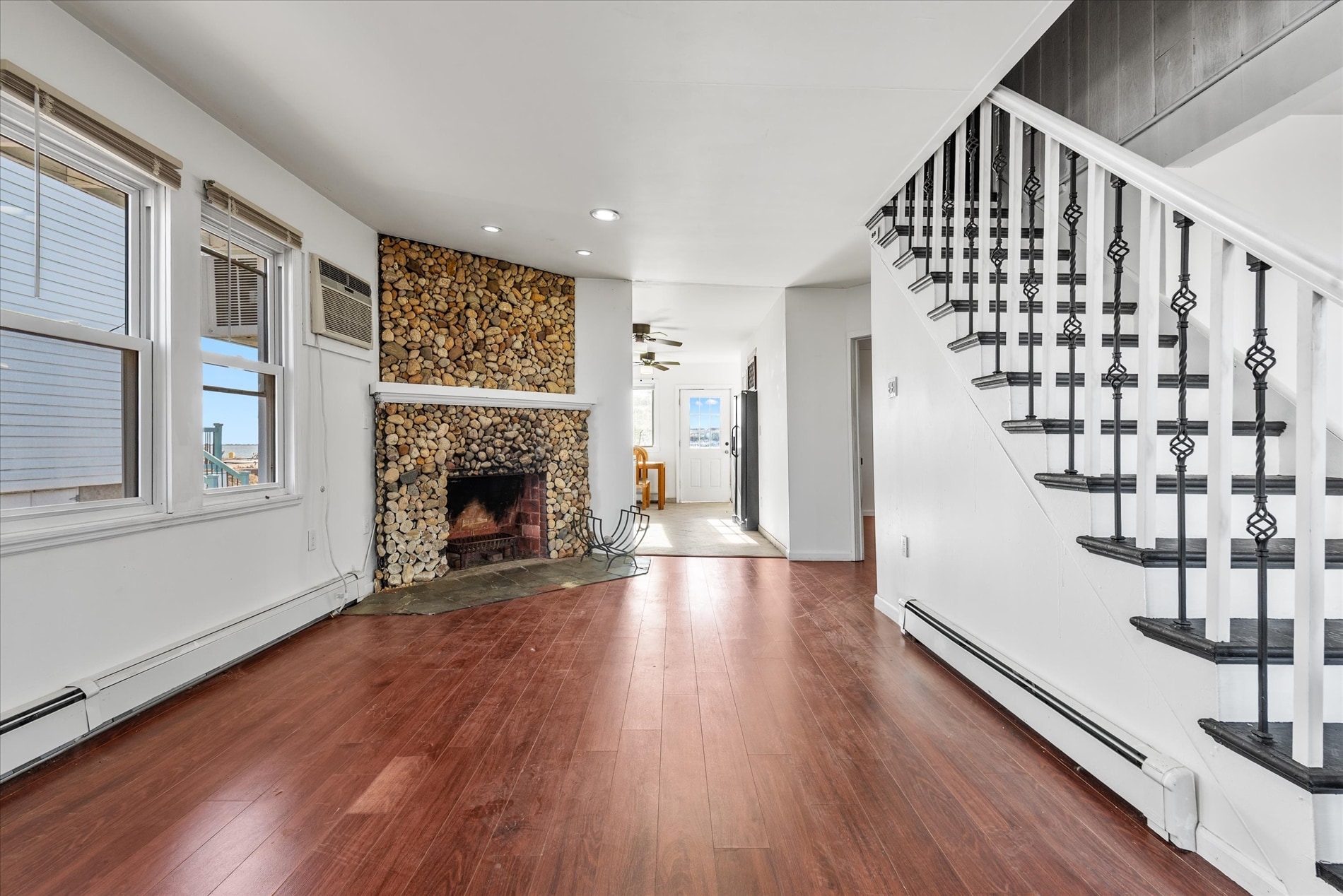 Building Photo - 2 Pirates Cv