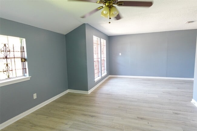 Building Photo - 10642 Wolbrook St