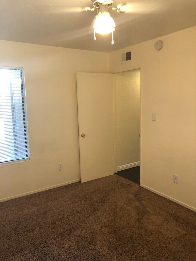 Building Photo - 6811 Klamath Way