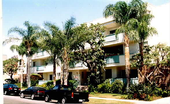 Building Photo - Bentley Avenue Apartments
