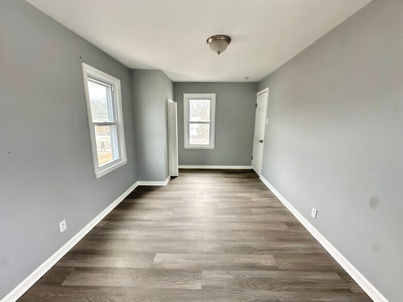 Building Photo - 338 Broad St