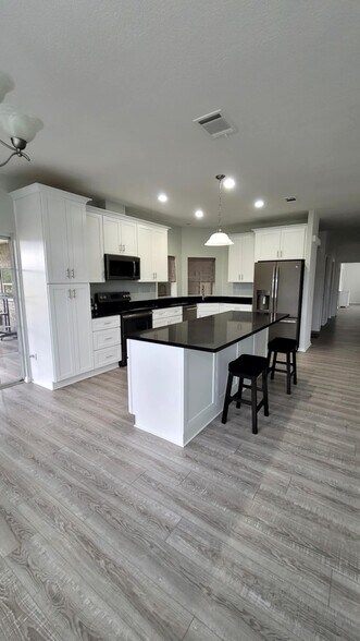 Building Photo - 2407 Pier Dr