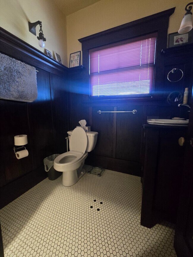 Building Photo - Washington Ave 212-218